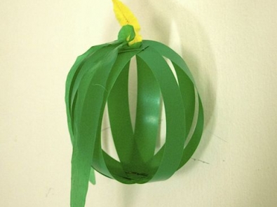 Sukkot hanging apple