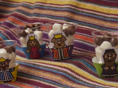 mini Purim cupcake wrappers via Birkat Chaverim